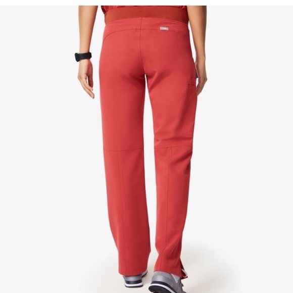 FIGS limited edition clay Large scrub set Kade pants and Kasma top like new - Picture 5 of 16